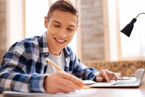 How to Choose the Right Degree for Career Growth
